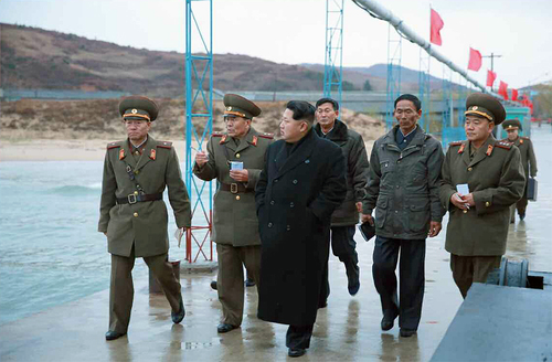 Kim-Jung-Un-on-Original-Wharf-Rodong-Sinmun-2015-11-25_4-image3